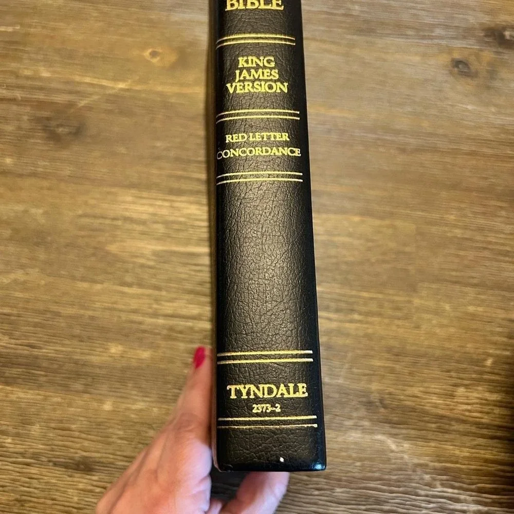 HOLY‎ BIBLE King James KJV Tyndale Black Red Letter Concordance 1984